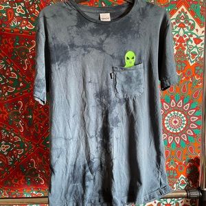 Rip n dip tee from my collection I am downsizing 💓